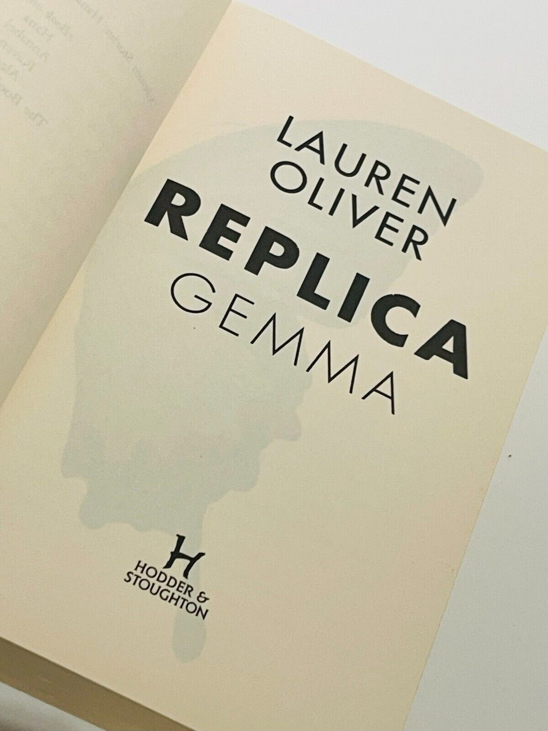 Replica: Gemma /Lyra Vol 1