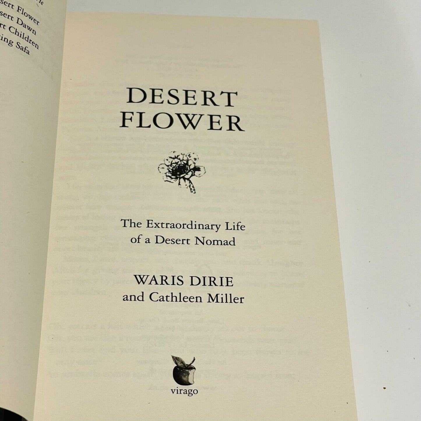 Desert Flower: The Extraordinary Life of a Desert Nomad