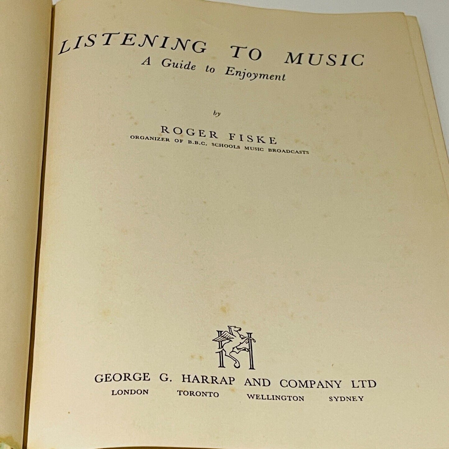 Listening to Music: A Guide to Enjoyment