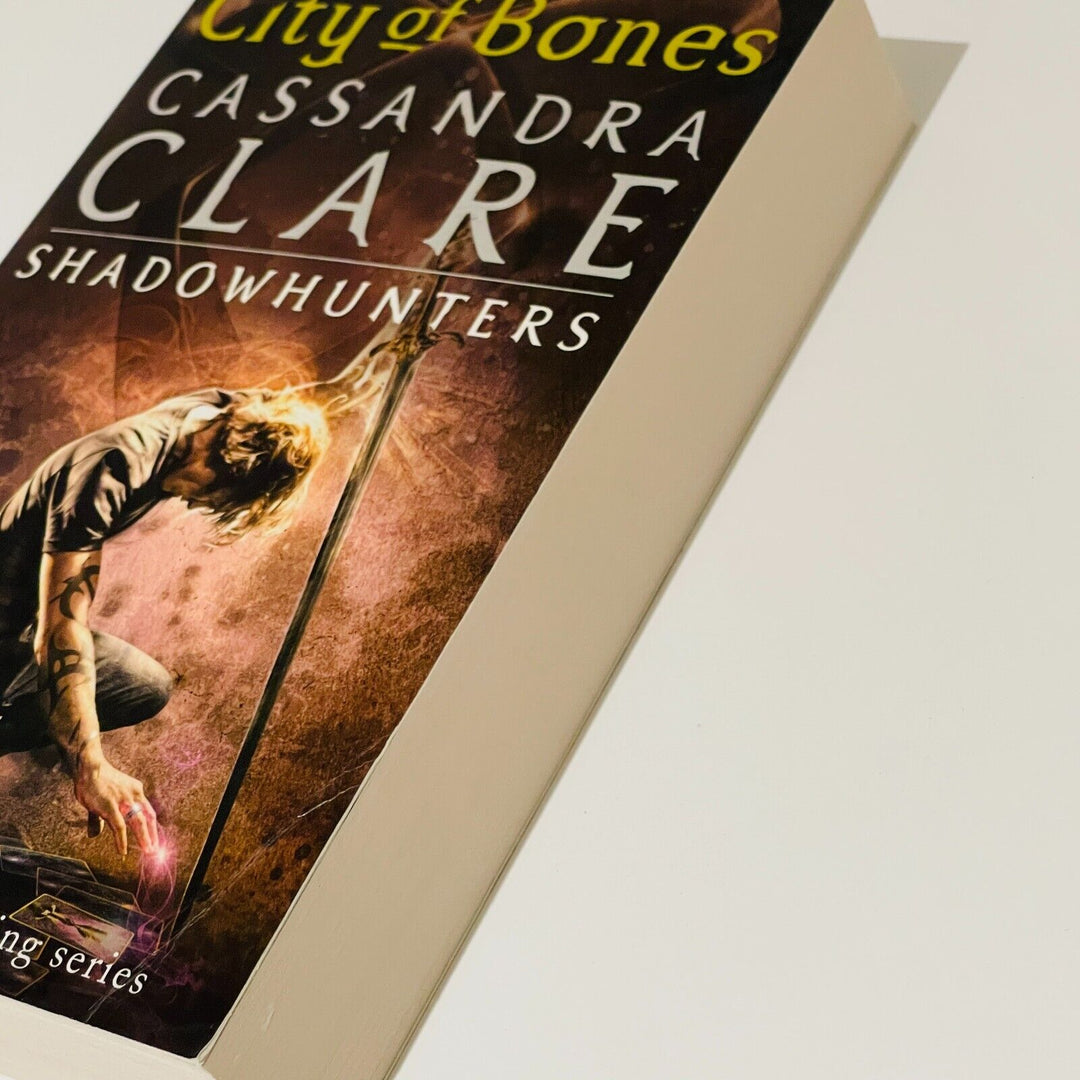 City of Bones Shadow Hunters Book 1 • Cassandra Clare