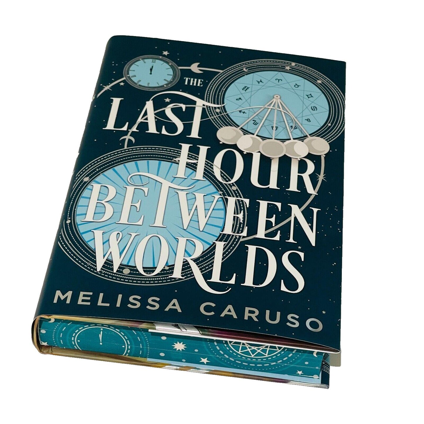 The Last Hour Between Worlds • Melissa Caruso • ILLUMICRATE