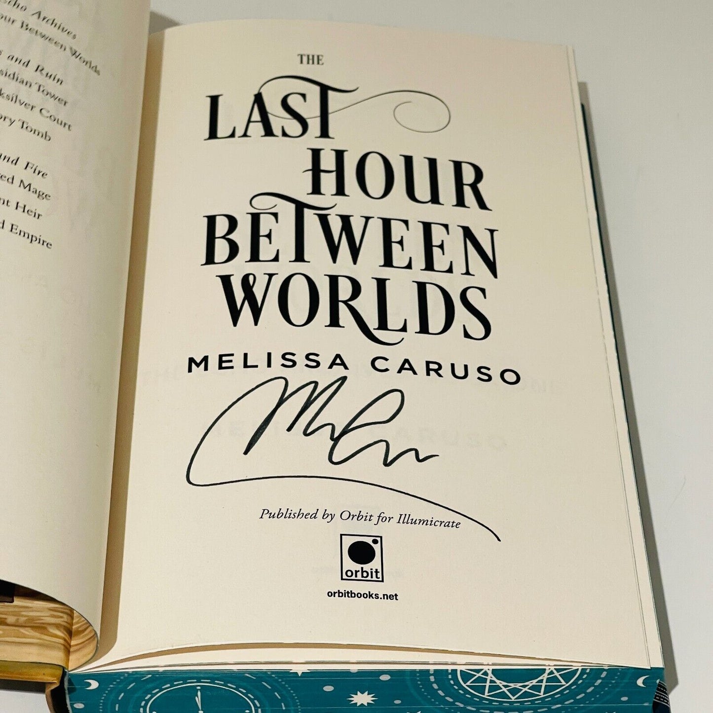 The Last Hour Between Worlds • Melissa Caruso • ILLUMICRATE