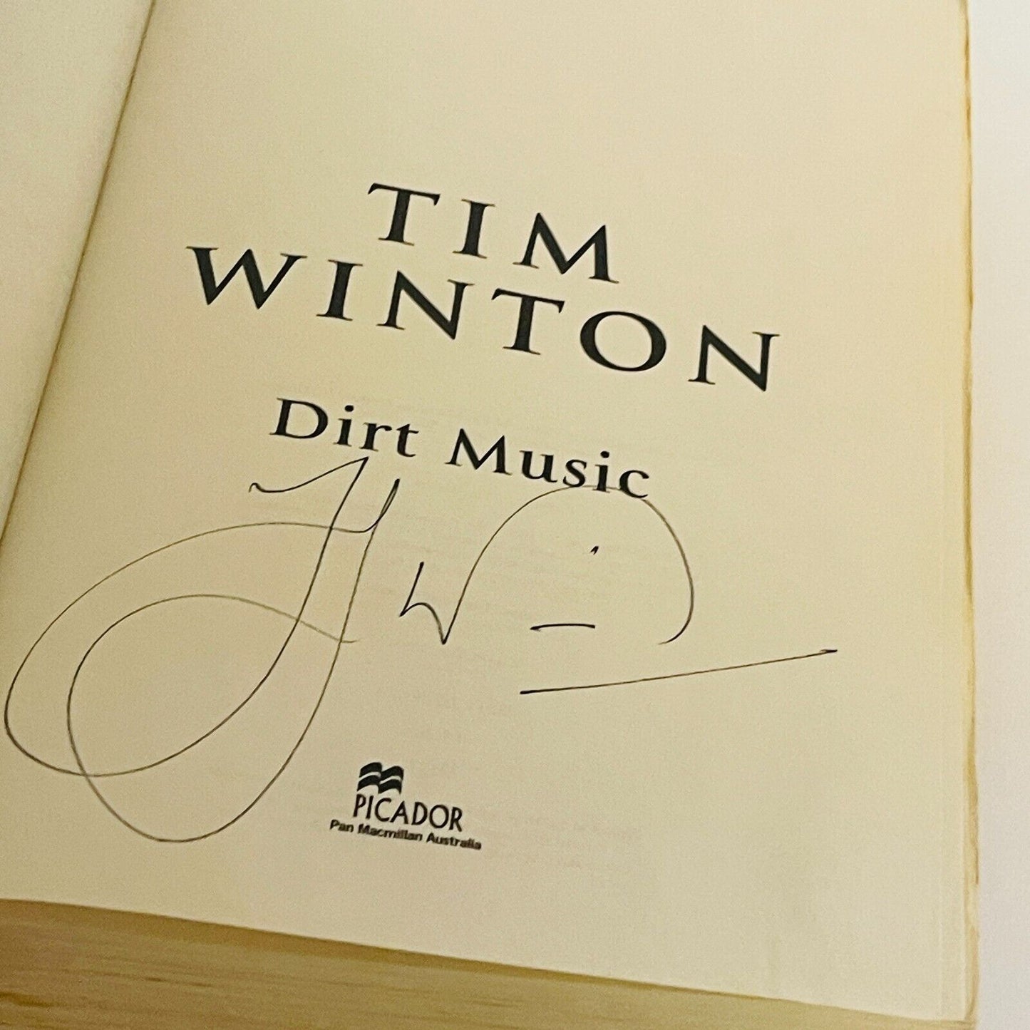 Dirt Music • Tim Winton