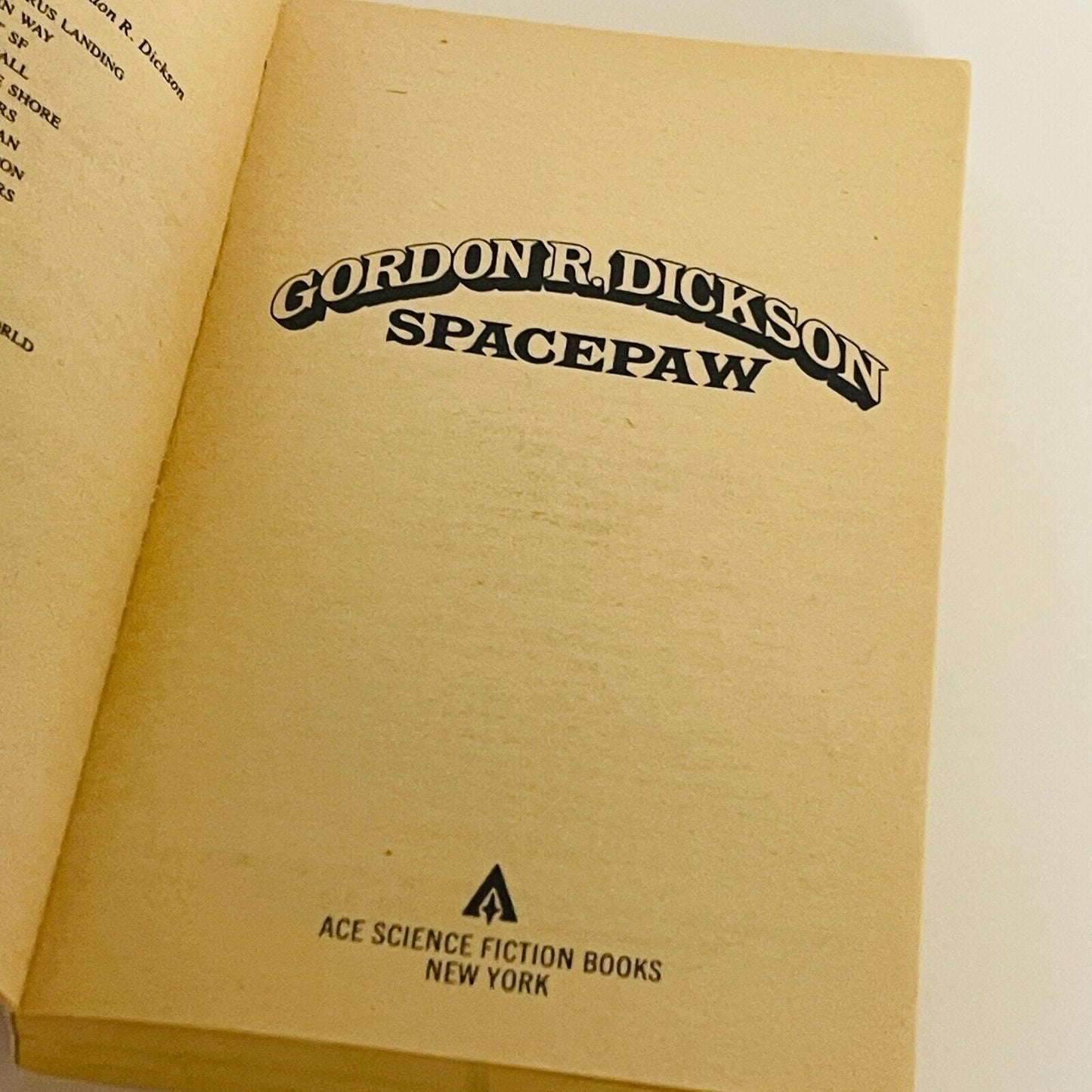 Spacepaw • Gordon R. Dickson